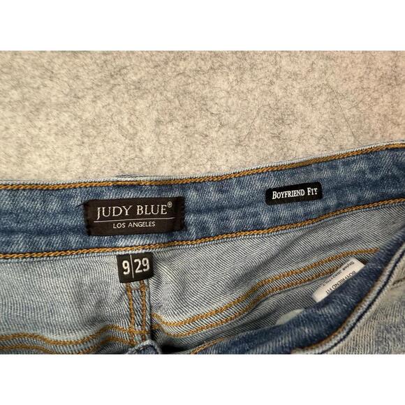 Judy Blue Jeans Size 9/29 Light Wash Distressed Boyfriend Fit - Picture 3 of 8